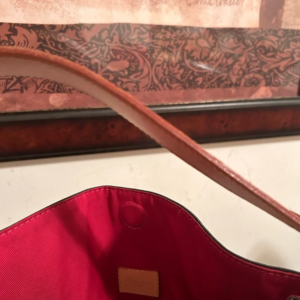 Louis Vuitton Graceful Bag ( Authentic) - Picture 3 of 14